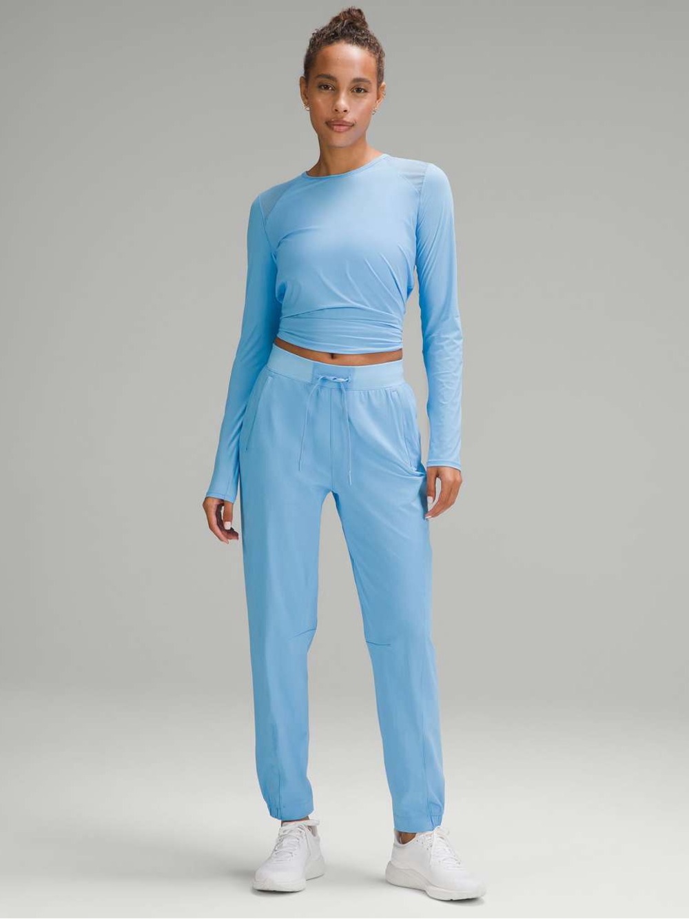 139. Lululemon License to Train High-Rise Pant
Aero Blue size 6 28”